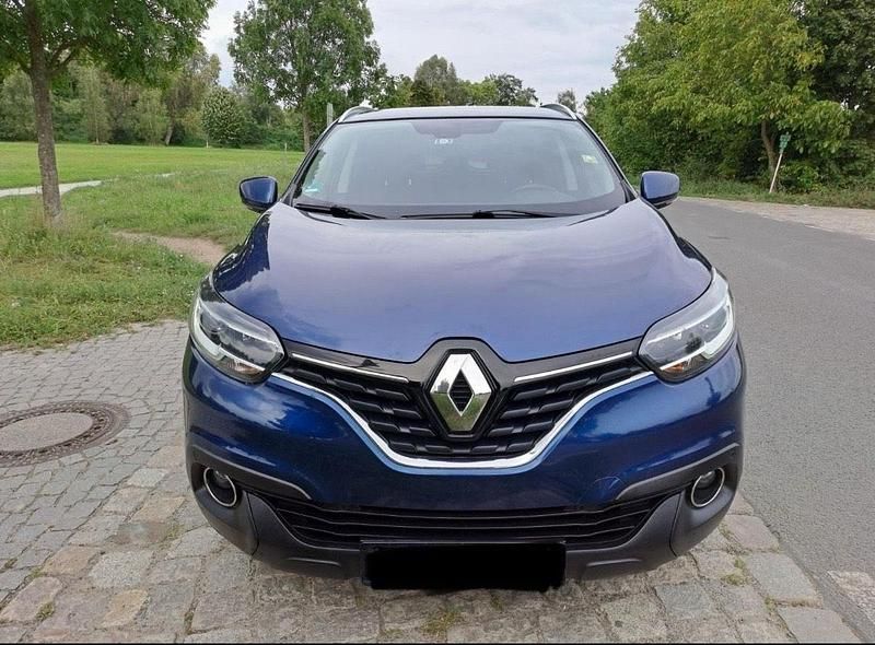 Blau Gebraucht 2017 Renault Kadjar SUV | 9.990 € - Bild 1/4