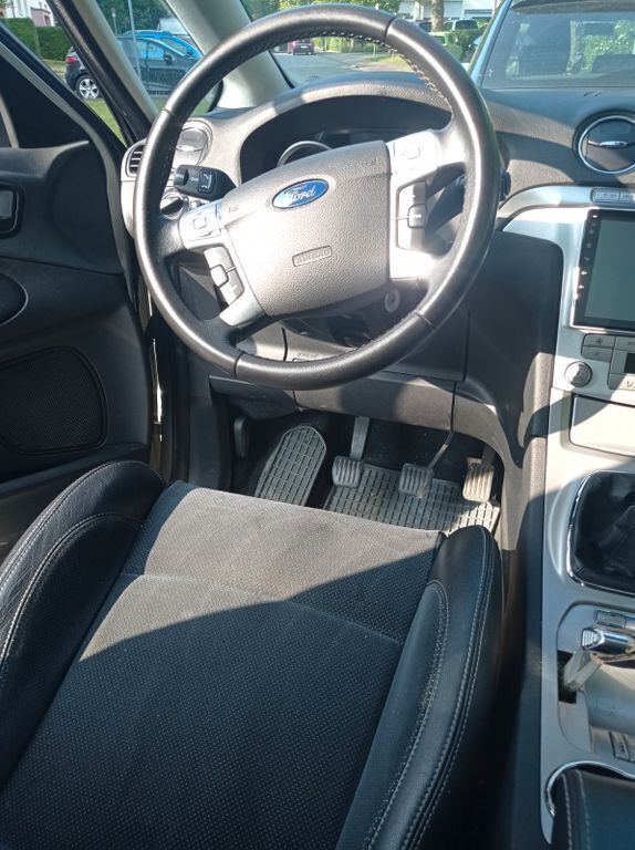Silber Gebraucht 2007 Ford S-MAX Titanium Van / Kleinbus | 6.400 € (Teuer) - Bild 1/4