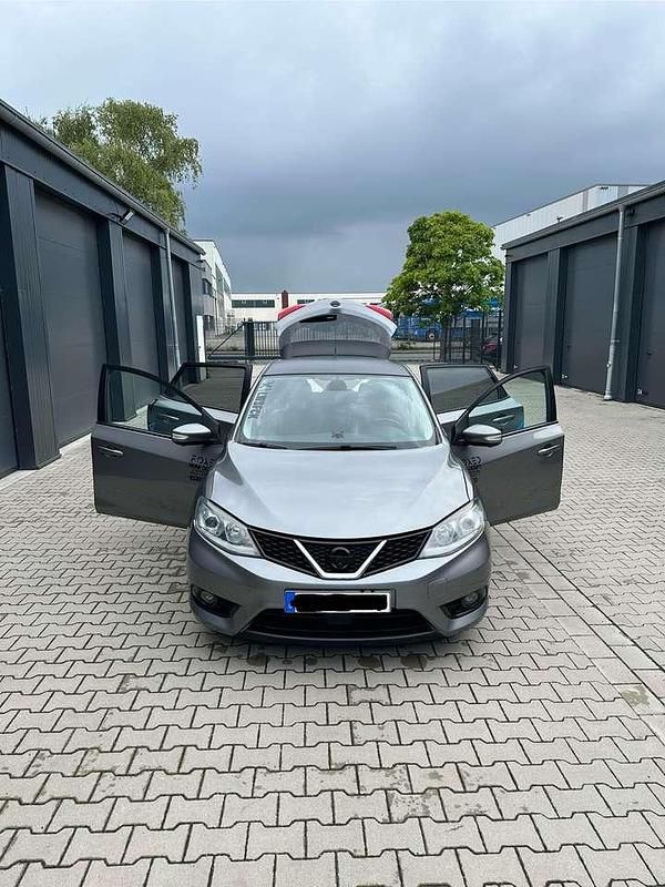 Grau Gebraucht 2015 Nissan Pulsar 360º Limousine | 5.999 € (Fairer Preis) - Bild 1/4