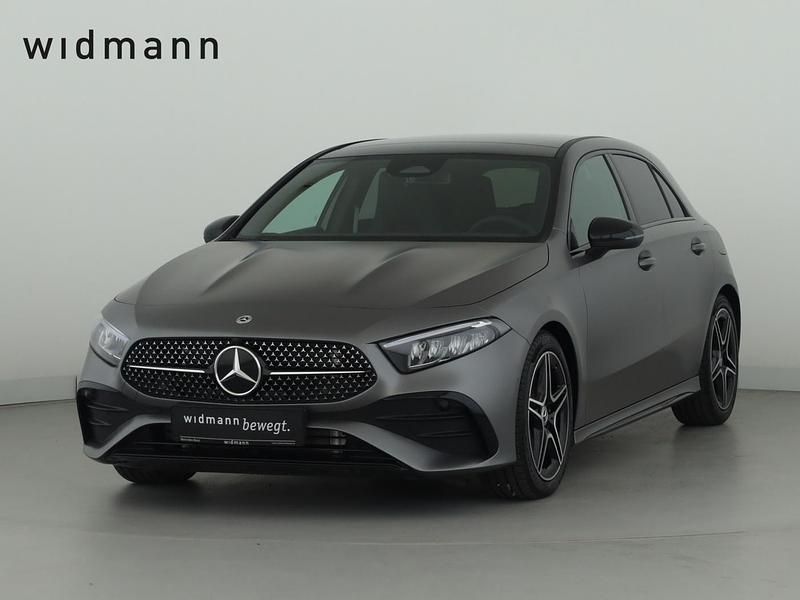 Manufaktur magnolack manufaktur mountaingrau magn Gebraucht 2025 Mercedes A220 Night Limousine | 49.900 € - Bild 1/4