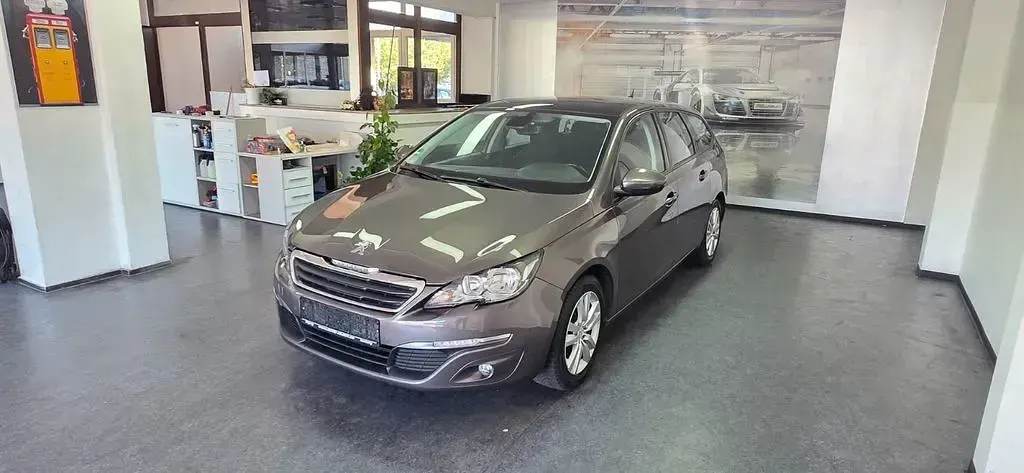 Gebraucht Peugeot 308 SW Active 110 PS (80 kW) 2015 Grau Kombi