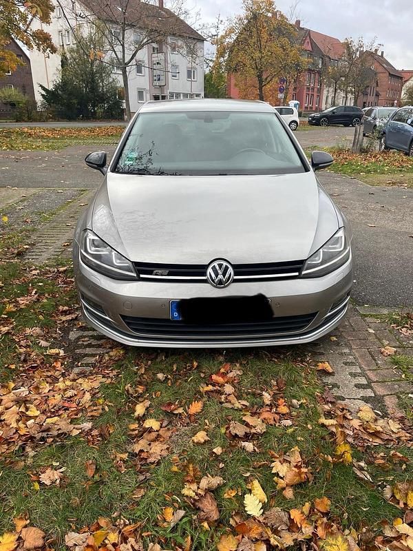 Andere farben Gebraucht 2016 VW Golf VII R-line Kleinwagen | 12.900 € (Fairer Preis) - Bild 1/4