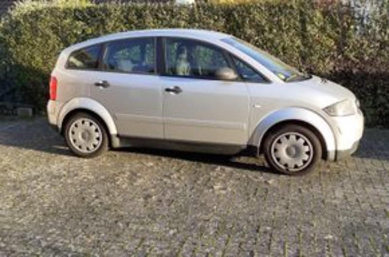 Silber Gebraucht 2001 Audi A2 Kleinwagen | 1.500 € (Guter Preis) - Bild 1/3