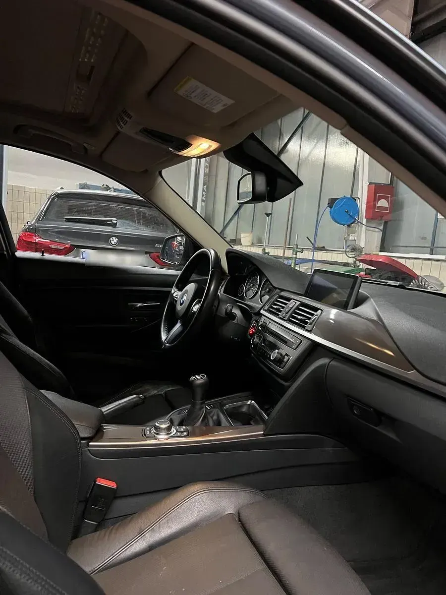 Gebraucht BMW 320 Comfort Edition 184 PS (135 kW) 2012 Blau Limousine