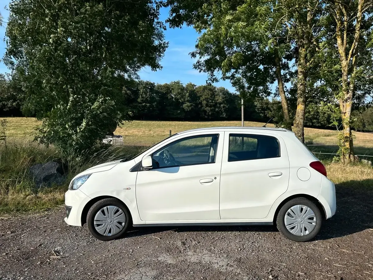 Gebraucht Mitsubishi Space Star 71 PS (52 kW) 2017 Weiß Kleinwagen