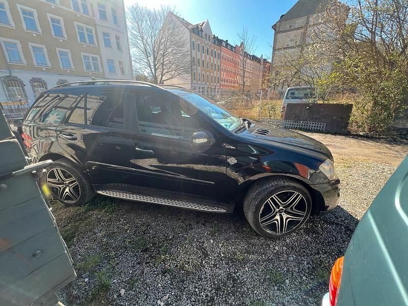 Gebraucht Mercedes ML280 AMG 190 PS (139 kW) 2006 Schwarz SUV
