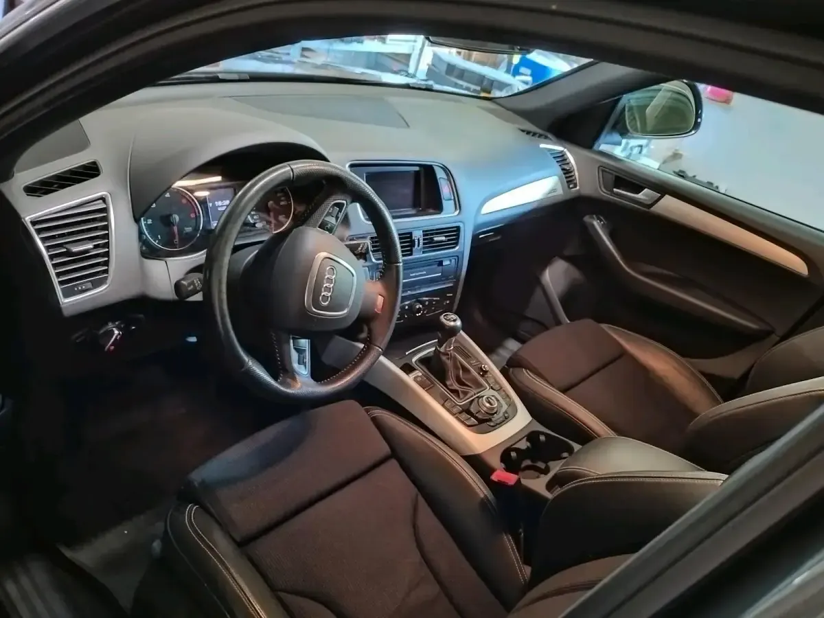 Gebraucht Audi Q5 177 PS (130 kW) 2011 Grau SUV