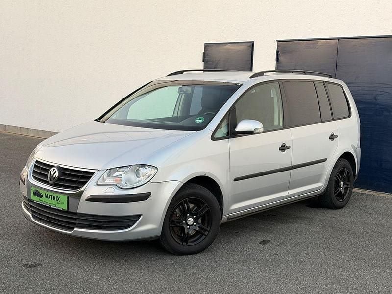 Silber Gebraucht 2009 VW Touran Conceptline Van / Kleinbus | 2.300 € (Superpreis) - Bild 1/4