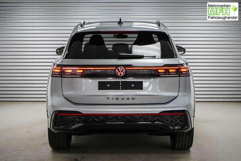 Neu VW Tiguan R-line 193 PS (141 kW) 2025 Oyster silver metallic... SUV