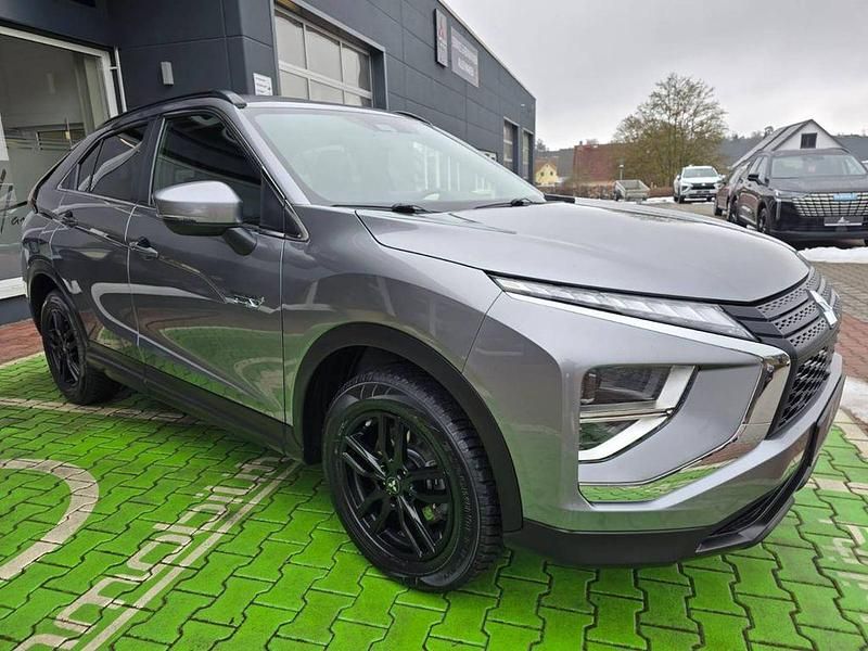 Gebraucht Mitsubishi Eclipse Cross Basis 188 PS (138 kW) 2022 Grau SUV