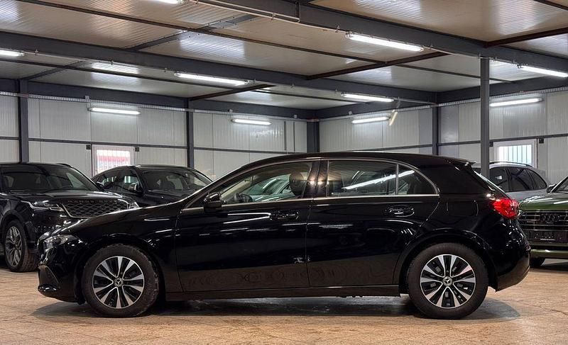 Gebraucht Mercedes A180 Business 116 PS (85 kW) 2021 Schwarz Limousine