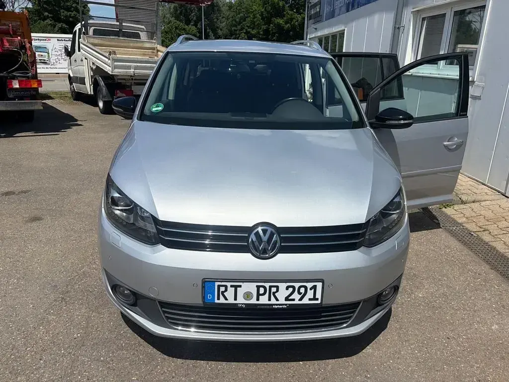 Gebraucht VW Touran Style 140 PS (102 kW) 2012 Silber Van / Kleinbus