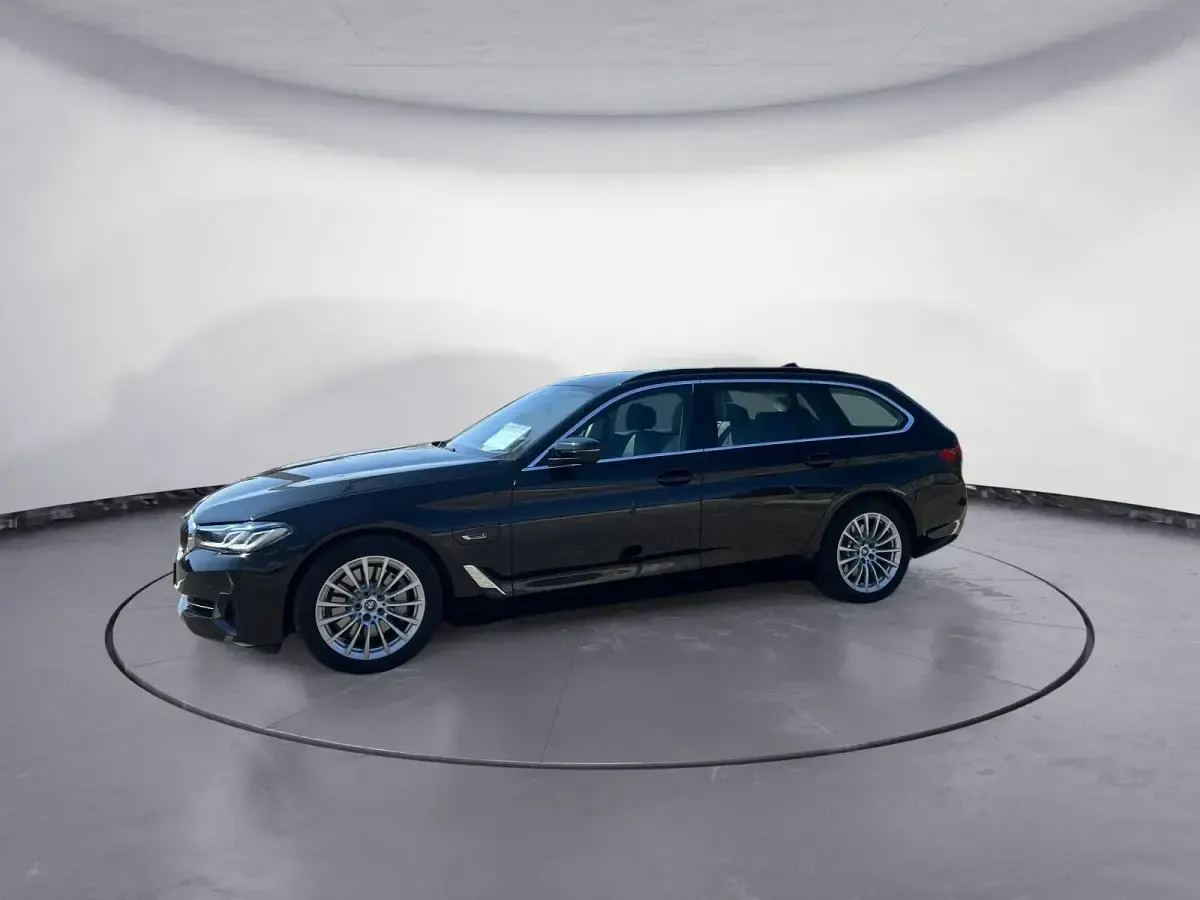Gebraucht BMW 520 163 PS (119 kW) 2022 Schwarz Kombi