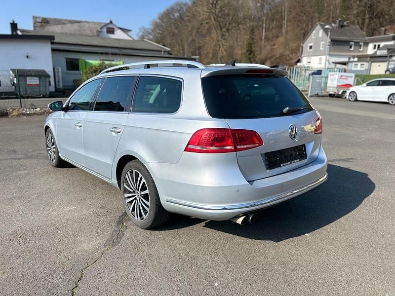 Gebraucht VW Passat Highline 140 PS (102 kW) 2012 Silber Kombi