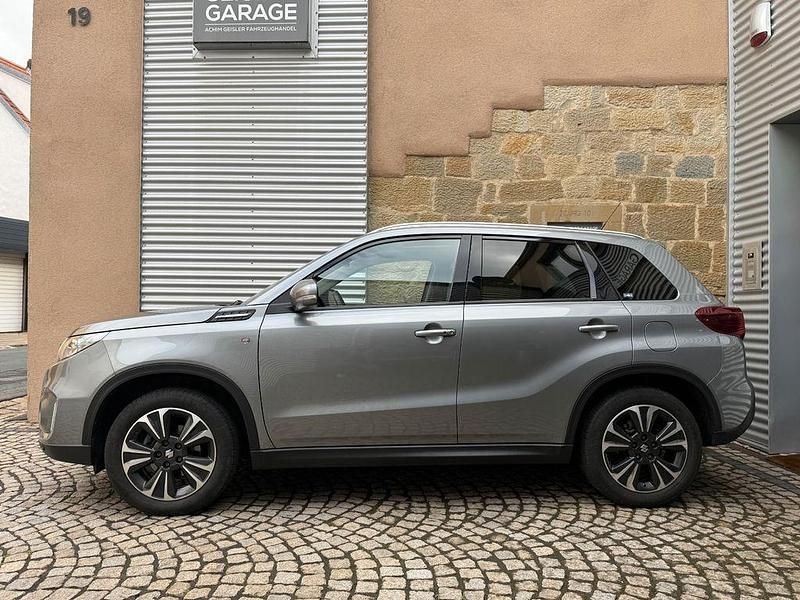 Gebraucht Suzuki Vitara Comfort+ 140 PS (102 kW) 2019 Grau SUV