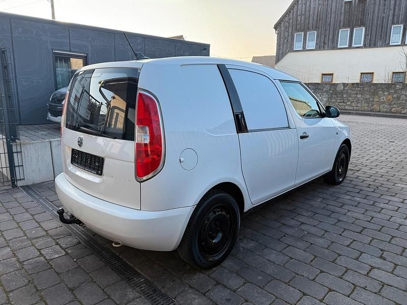 Gebraucht Skoda Roomster 75 PS (55 kW) 2013 Weiß Van / Kleinbus