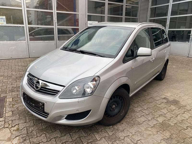 Silber Gebraucht 2013 Opel Zafira Family Van / Kleinbus | 3.500 € (Guter Preis) - Bild 1/4