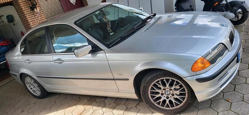 Silber Gebraucht 2000 BMW 323 Limousine | 4.000 € (Superpreis) - Bild 1/4