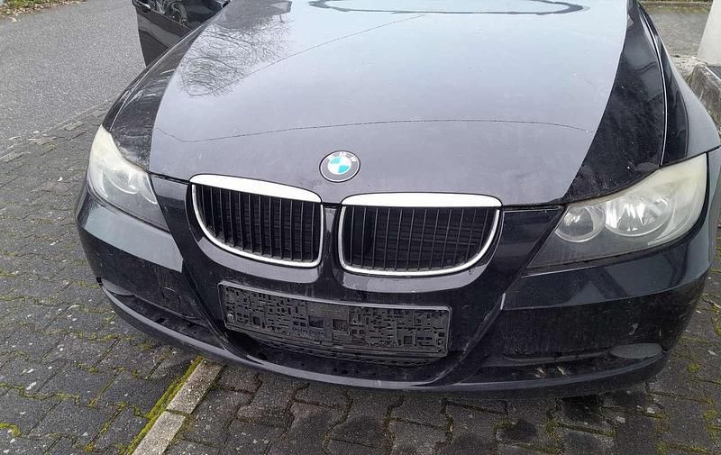 Schwarz Gebraucht 2008 BMW 318 Kombi | 2.500 € (Fairer Preis) - Bild 1/4