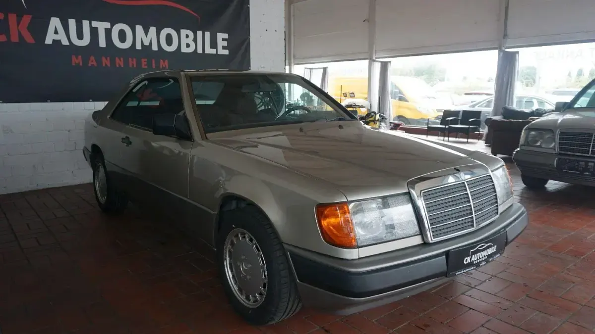 Brugt Mercedes E230 132 HK (97 kW) 1988 Grå Coupe