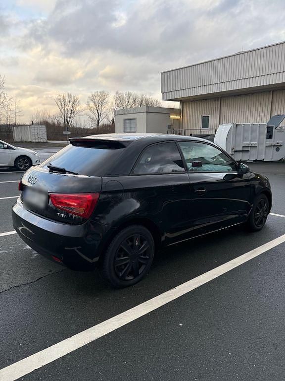 Gebraucht Audi A1 Attraction 86 PS (63 kW) 2013 Schwarz Kleinwagen