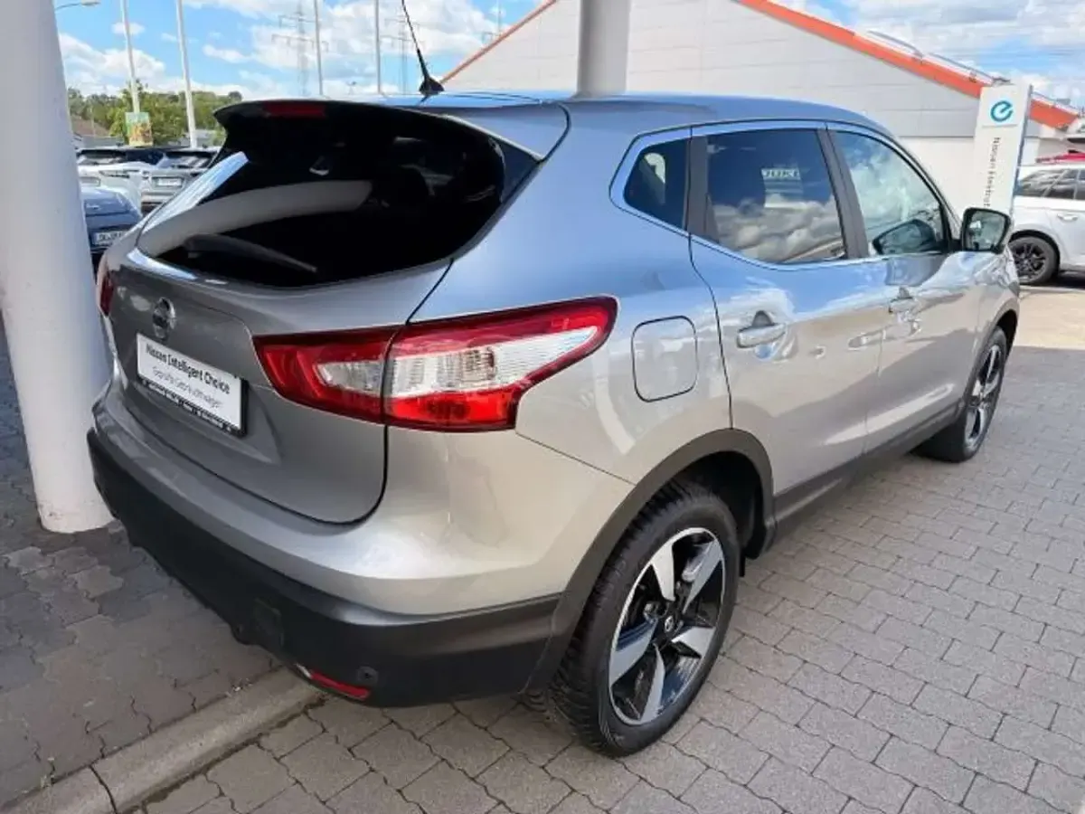 Gebraucht Nissan Qashqai 360º 116 PS (85 kW) 2017 Silber SUV
