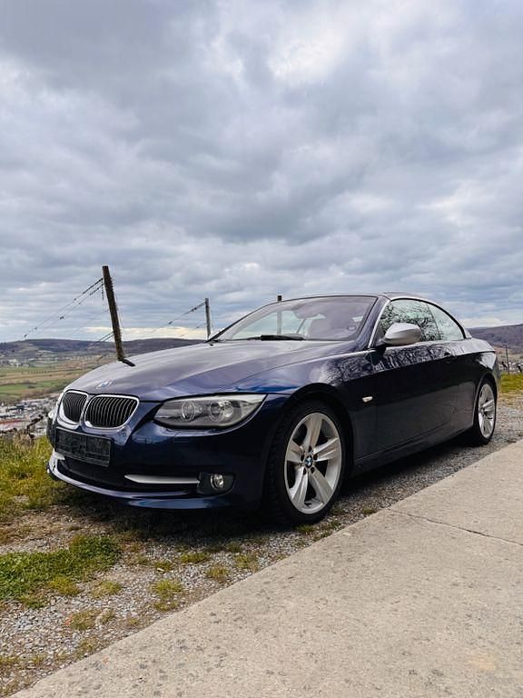 Gebraucht BMW 330 Cabriolet 245 PS (180 kW) 2012 Blau Cabrio