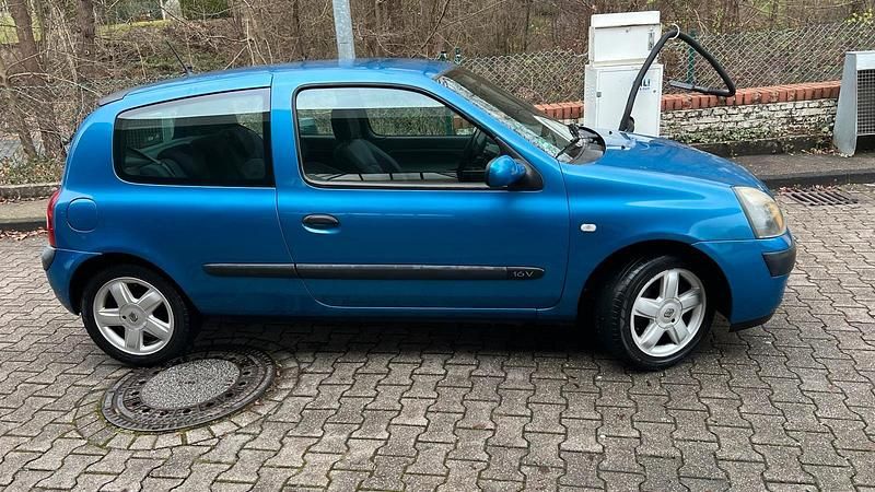 Gebraucht Renault Clio II 75 PS (55 kW) 2003 Blau Kleinwagen
