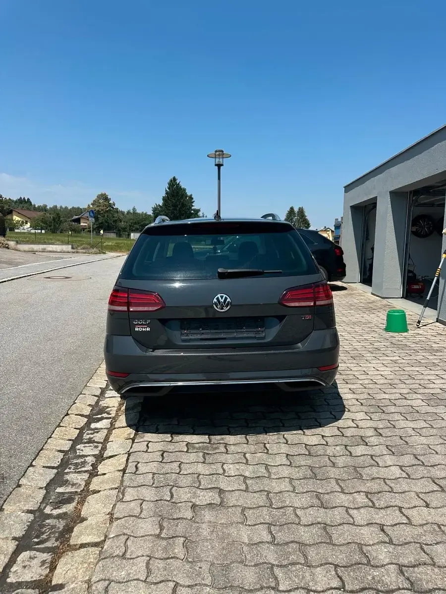 Gebraucht VW Golf VII 115 PS (84 kW) 2018 Grau Kombi