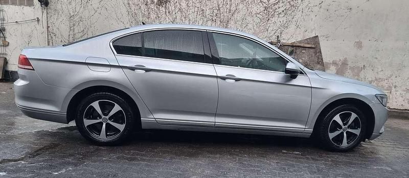 Gebraucht VW Passat Comfortline 150 PS (110 kW) 2015 Grau Limousine