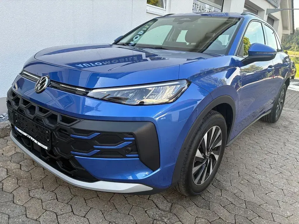 Gebraucht VW T-Roc Life 150 PS (110 kW) 2026 Celestial blue metallic SUV