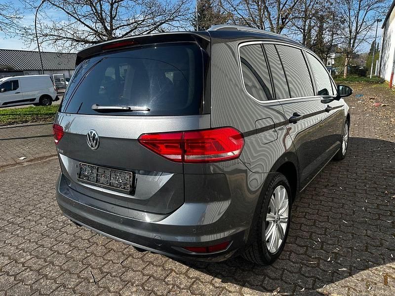 Gebraucht VW Touran Highline 190 PS (139 kW) 2018 Grau Van / Kleinbus