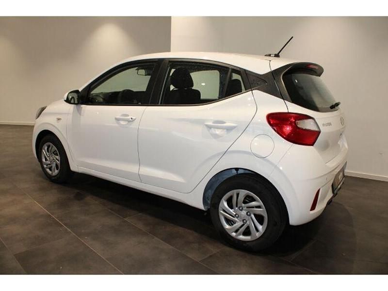 Gebraucht Hyundai i10 Select 63 PS (46 kW) 2024 Weiss Kleinwagen