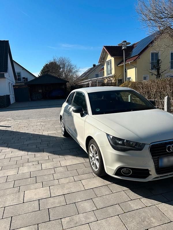 Gebraucht Audi A1 86 PS (63 kW) 2012 Weiß Kleinwagen