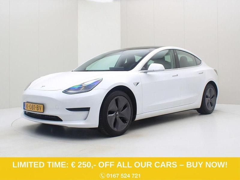 Weiß Gebraucht 2020 Tesla Model 3 Standard Range Limousine | 18.400 € (Fairer Preis) - Bild 1/4