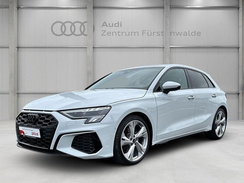 Weiss Gebraucht 2024 Audi S3 Ambiente Limousine | 47.575 € (Etwas zu teuer) - Bild 1/4