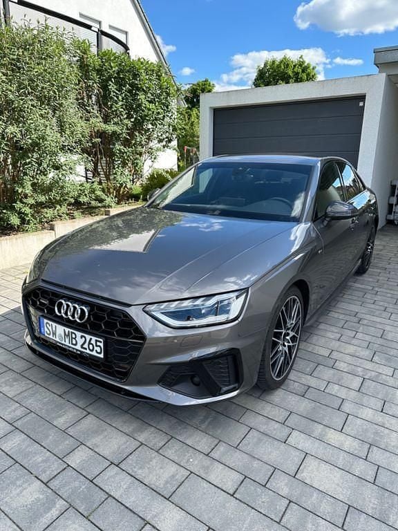 Grau Gebraucht 2021 Audi A4 S-Line Limousine | 33.400 € (Fairer Preis) - Bild 1/4