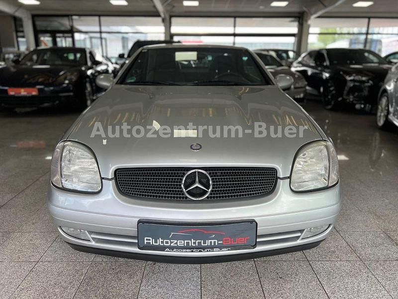 Silber Gebraucht 1998 Mercedes SLK230 Cabrio | 6.990 € (Fairer Preis) - Bild 1/4