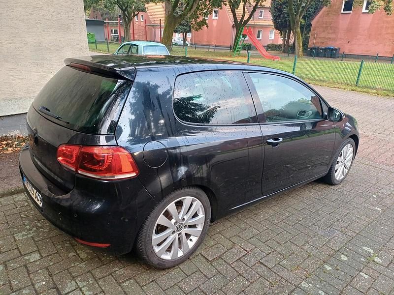 Schwarz Gebraucht 2011 VW Golf VI Sportline Limousine | 4.444 € (Guter Preis) - Bild 1/4