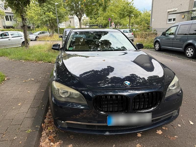 Gebraucht BMW 730 245 PS (180 kW) 2009 Blau Limousine