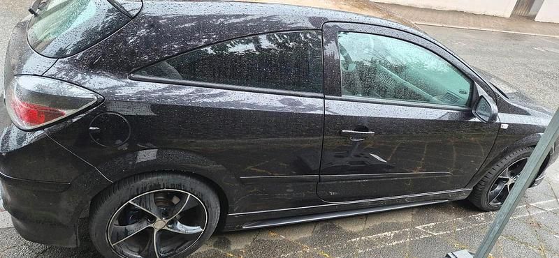 Gebraucht Opel Astra GTC 105 PS (77 kW) 2005 Andere farben Kleinwagen