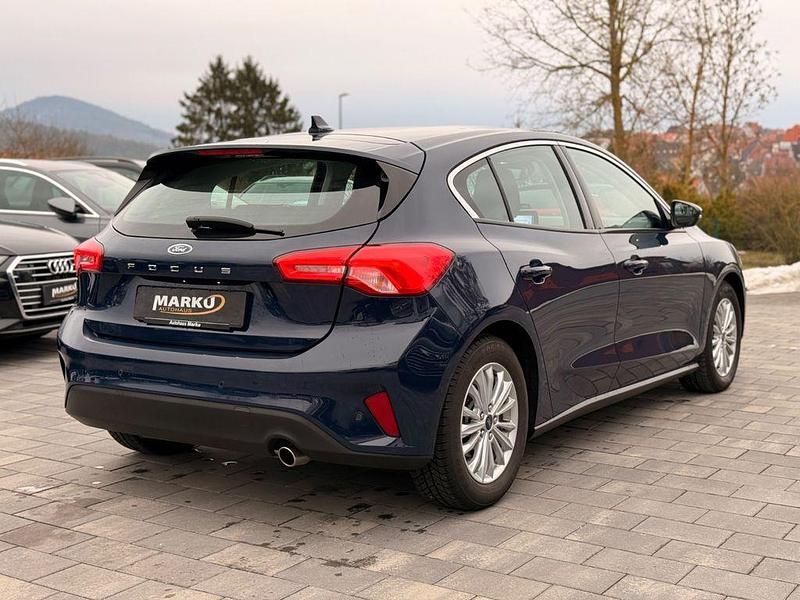 Gebraucht Ford Focus Titanium 125 PS (91 kW) 2019 Blau Limousine