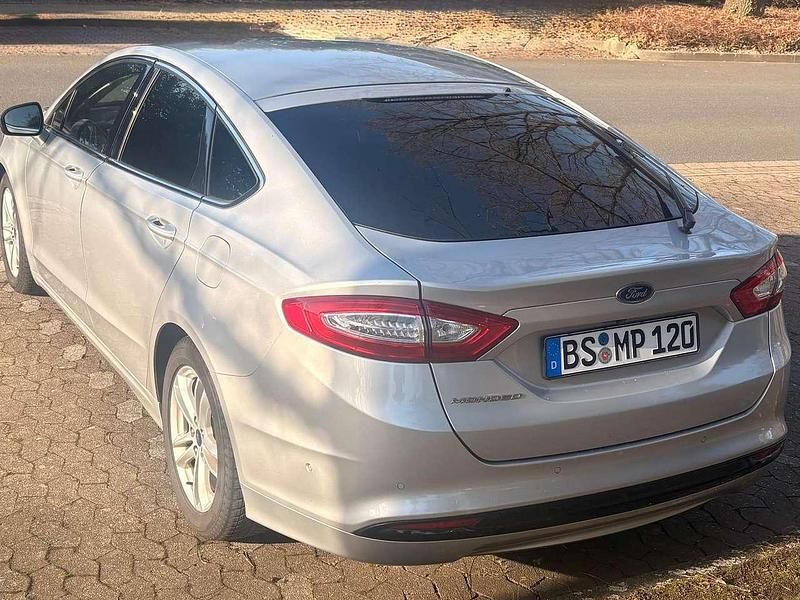 Gebraucht Ford Mondeo Titanium 160 PS (117 kW) 2017 Silber Limousine
