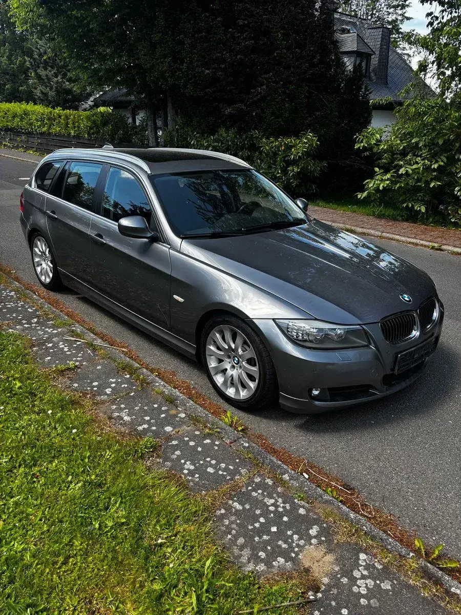 Gebraucht BMW 330 Performance 245 PS (180 kW) 2012 Silber Kombi