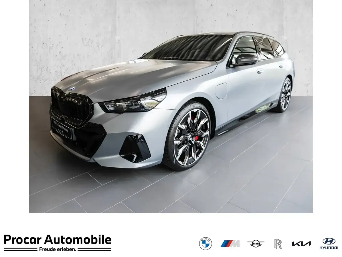 Gebraucht BMW 550e M Sport 313 PS (230 kW) 2026 Kombi