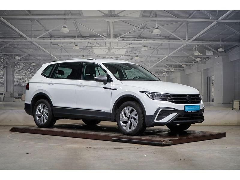Gebraucht VW Tiguan Allspace Life 150 PS (110 kW) 2023 Weiß SUV
