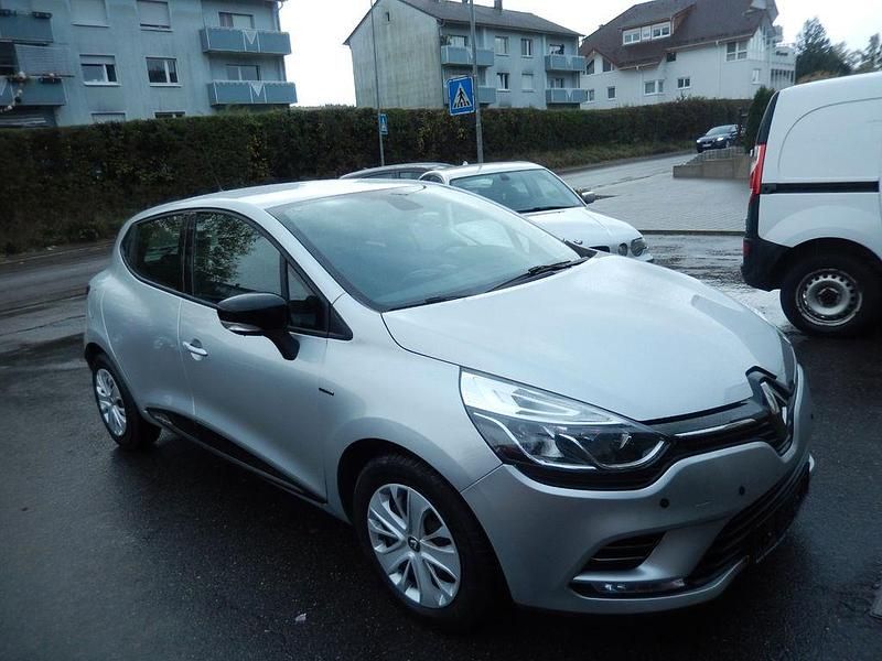 Gebraucht Renault Clio IV 90 PS (66 kW) 2019 Silber Limousine