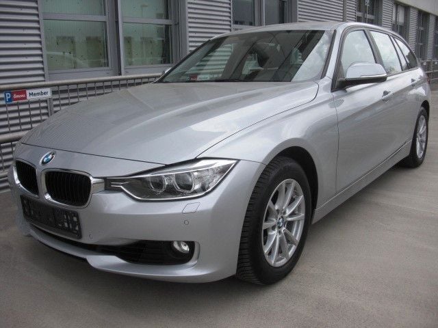 Silber Gebraucht 2014 BMW 320 Kombi | 13.900 € (Guter Preis) - Bild 1/4