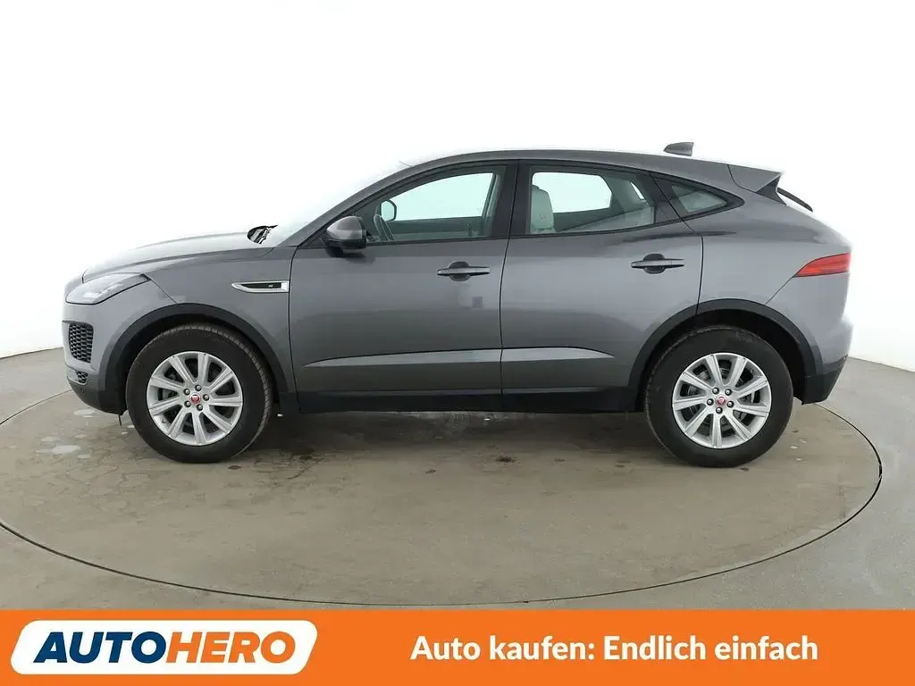 Käytetty Jaguar E-Pace 150 HP (110 kW) 2019 Harmaa Katumaasturi