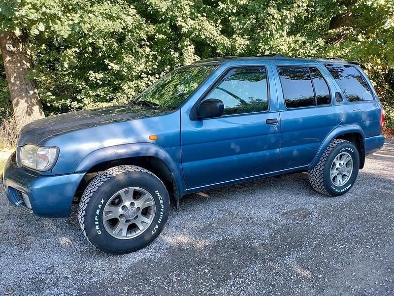 Blau Gebraucht 2000 Nissan Pathfinder SUV | 7.800 € - Bild 1/4